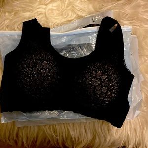 3 Black Push-up bras
